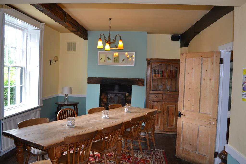 The Mill Arms Hotel Romsey Exterior photo